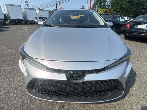 Used 2023 Toyota Corolla LE FWD image 2