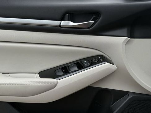 Used 2023 Nissan Altima 2.5 SV image 23