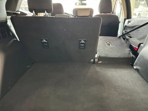 Used 2020 Ford Escape SE image 32