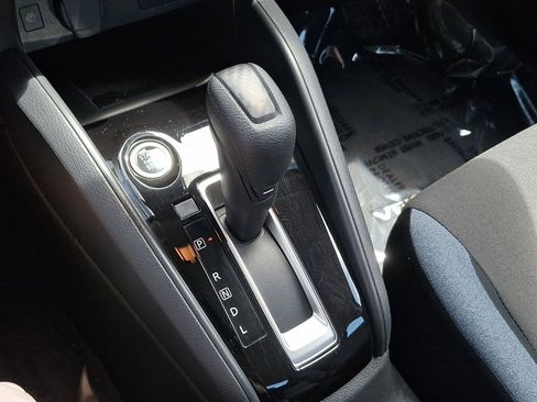 Used 2025 Nissan Versa SV FWD image 14