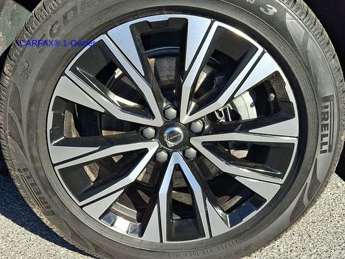 Certified 2023 Volvo XC60 B5 Plus w/ Climate Package image 10