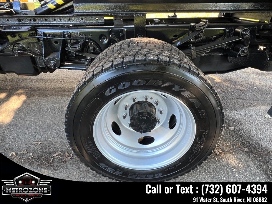 Used 2011 Ford F550 4x4 Regular Cab Super Duty w/ Payload Upgrade Pkg image 36