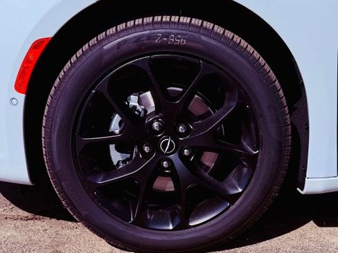 New 2026 Chrysler Pacifica Limited w/ S Appearance Package image 10