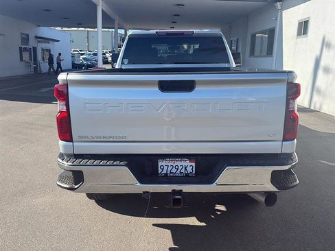 Used 2022 Chevrolet Silverado 3500 LT w/ Convenience Package image 4