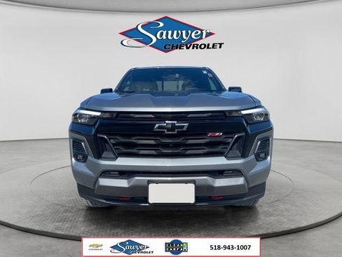 Used 2025 Chevrolet Colorado Z71 w/ Technology Package AWD/4WD image 8