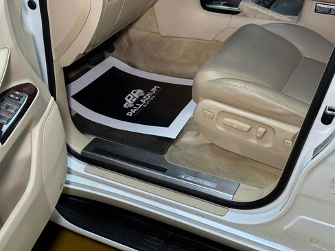 Used 2013 Lexus LX 570 4WD image 47