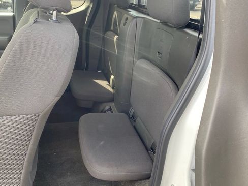 Used 2018 Nissan Frontier SV RWD image 6