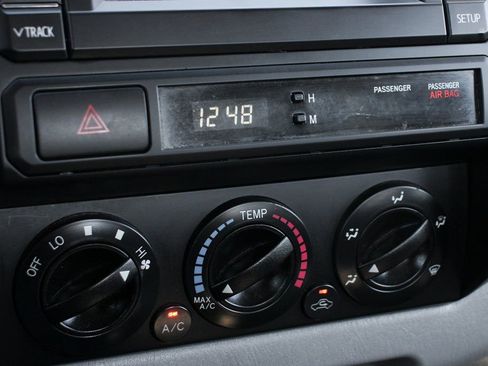 Used 2013 Toyota Tacoma 2WD Regular Cab image 23