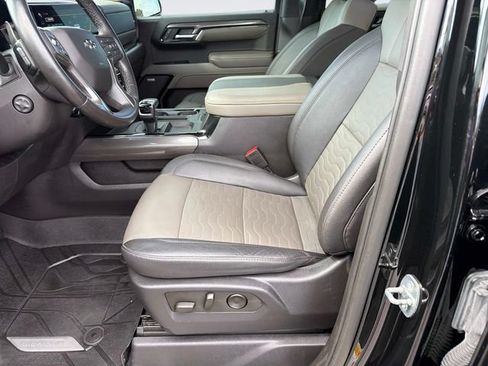 Used 2023 Chevrolet Silverado 1500 ZR2 w/ Technology Package AWD/4WD image 21