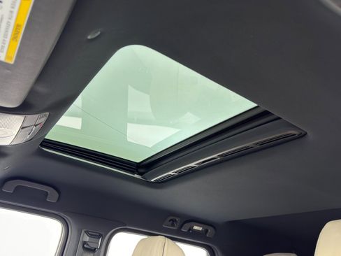 Used 2021 Mercedes-Benz G 550 image 11