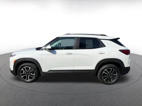 Used 2025 Chevrolet TrailBlazer LT image 9