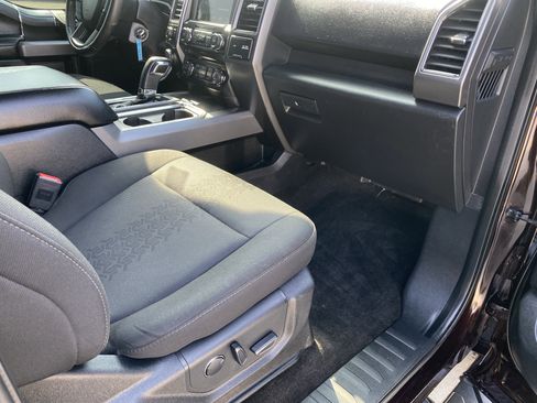 Used 2018 Ford F150 XLT w/ Equipment Group 302A Luxury image 11