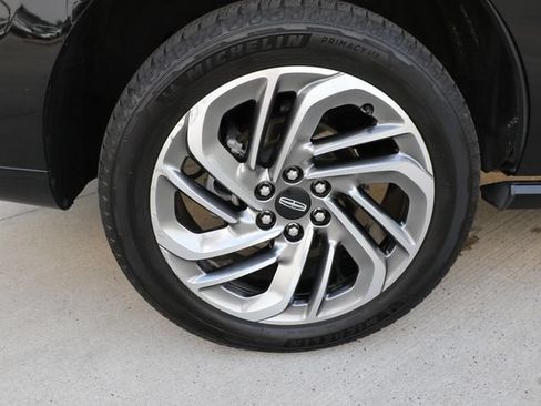 Used 2025 Lincoln Navigator Reserve AWD/4WD image 8