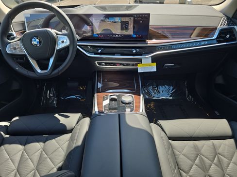 New 2026 BMW X7 xDrive40i image 13