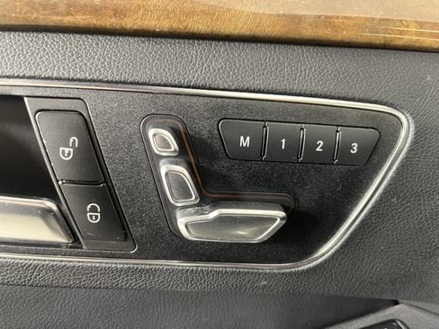 Used 2016 Mercedes-Benz E 350 4MATIC Sedan image 20