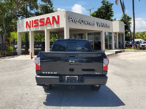 Certified 2024 Nissan Titan SV w/ SV Convenience Package image 5
