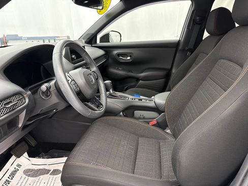 Used 2025 Honda HR-V Sport image 17