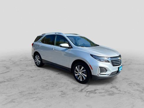 Used 2022 Chevrolet Equinox Premier AWD/4WD image 2