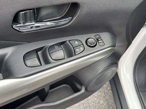 Used 2020 Nissan Kicks SR w/ SR Premium Package image 28