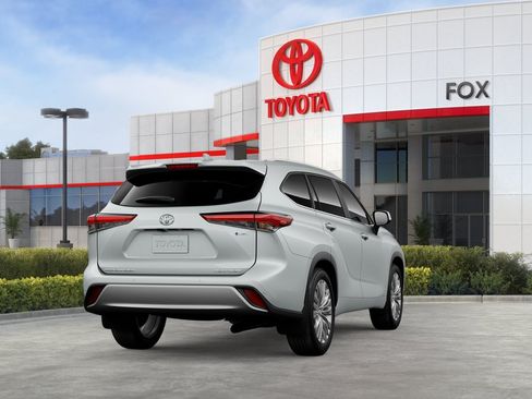 New 2026 Toyota Highlander Platinum AWD/4WD image 32
