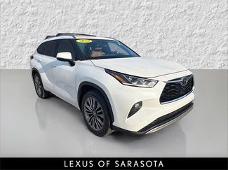 Used 2020 Toyota Highlander Platinum video 1