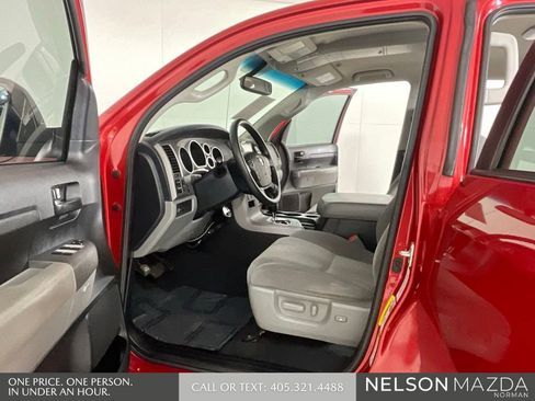 Used 2012 Toyota Tundra 4x4 CrewMax w/ SR5 Pkg image 12