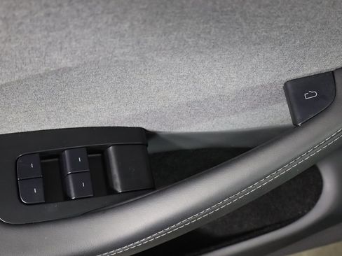 Used 2025 Tesla Model 3 Long Range RWD image 18