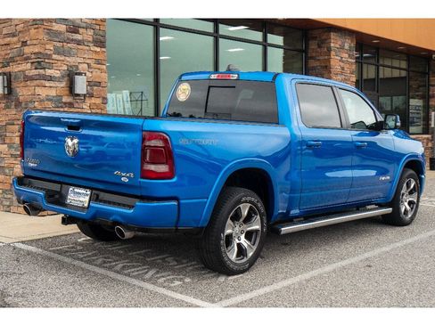 Used 2022 RAM 1500 Laramie AWD/4WD image 3