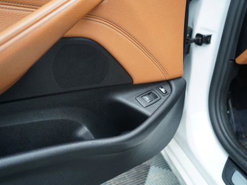 Used 2018 BMW 530e xDrive image 18