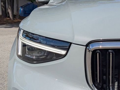 Certified 2025 Volvo XC40 B5 Plus w/ Protection Package Premier image 13