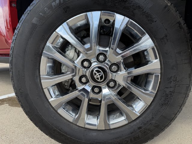 Certified 2024 Toyota Tacoma Limited AWD/4WD image 9