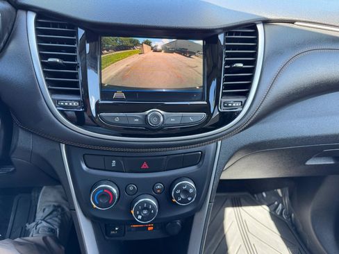 Used 2018 Chevrolet Trax LT FWD image 18