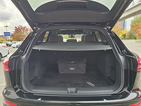 Used 2025 Audi Q6 e-tron Prestige w/ 20" Wheel Package image 18