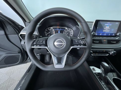 Used 2025 Nissan Altima 2.5 SR AWD/4WD image 15