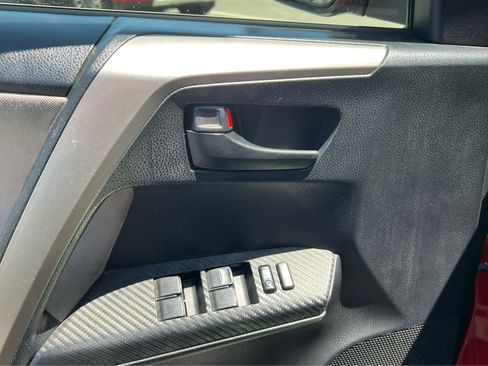Used 2015 Toyota RAV4 LE FWD image 30