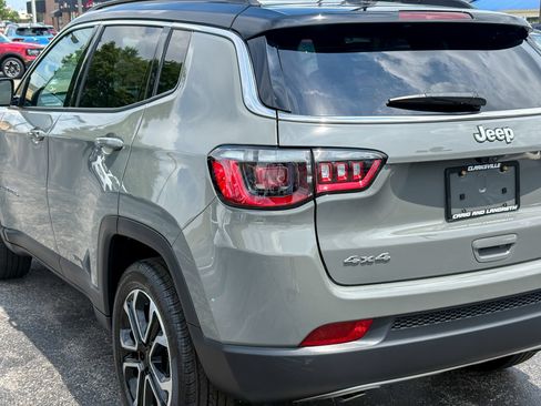 Used 2023 Jeep Compass Limited AWD/4WD image 13