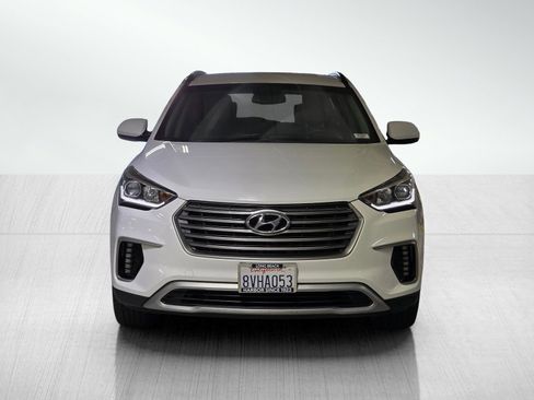 Used 2017 Hyundai Santa Fe SE image 2