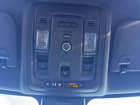 Used 2023 Chevrolet Suburban Z71 image 20