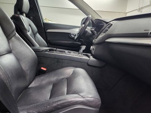Used 2018 Volvo XC90 T6 Momentum image 24