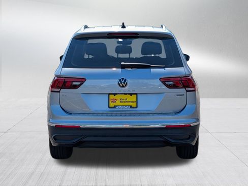 Used 2022 Volkswagen Tiguan SE AWD/4WD image 6