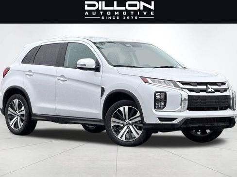 Used 2025 Mitsubishi Outlander Sport SE AWD/4WD image 2