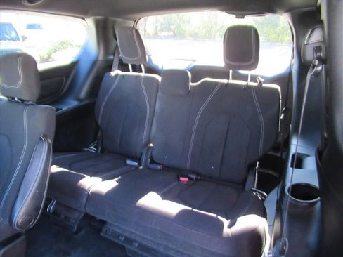 Used 2018 Chrysler Pacifica Touring Plus w/ S Appearance Package image 30