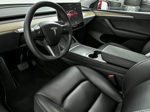 Used 2023 Tesla Model Y Long Range AWD/4WD image 14