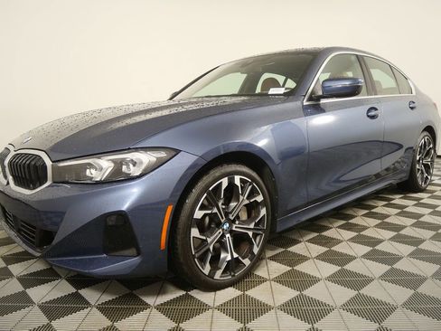 Certified 2025 BMW 330i Sedan image 8