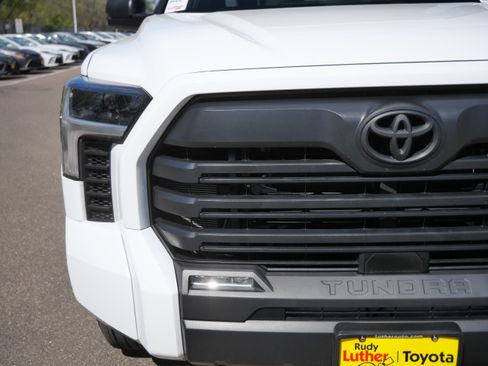 Used 2025 Toyota Tundra SR5 AWD/4WD image 17