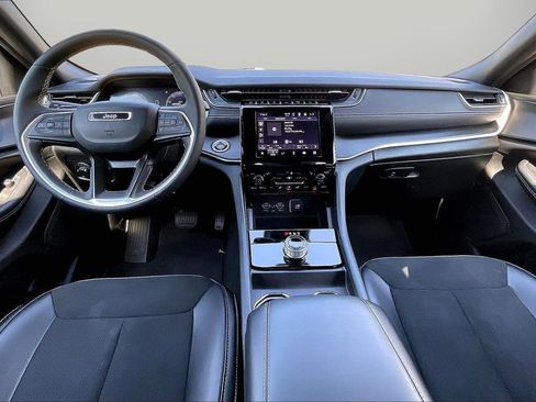 Certified 2023 Jeep Grand Cherokee Altitude AWD/4WD image 15