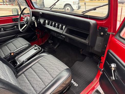 Used 1987 Jeep Wrangler Base image 11