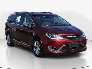 Used 2020 Chrysler Pacifica Limited video 2