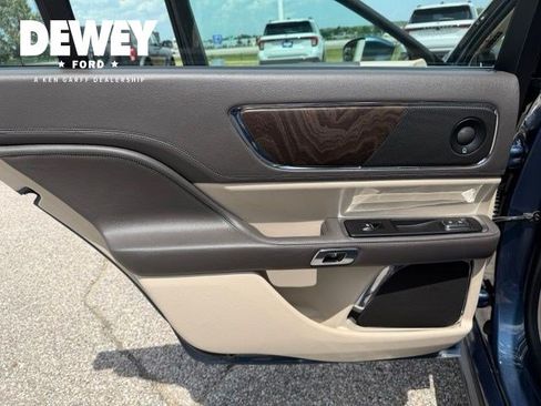 Used 2018 Lincoln Continental Reserve AWD/4WD image 29