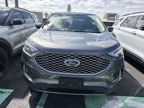 Used 2023 Ford Edge SEL image 3